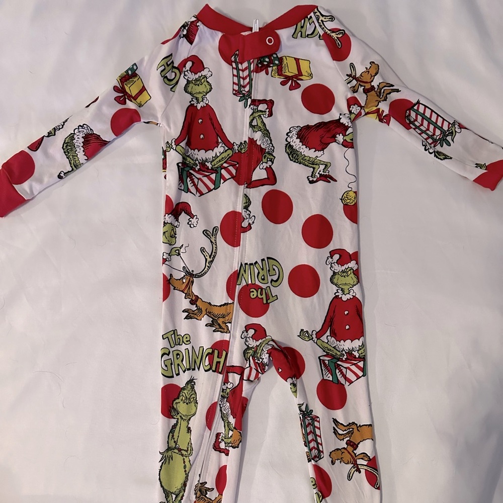 tight fit grinch PJ’s
